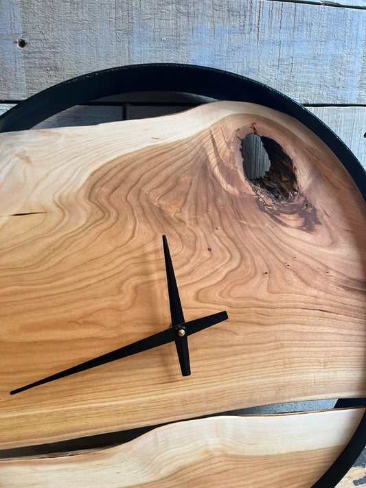 Live Edge Wood Clock (18”)