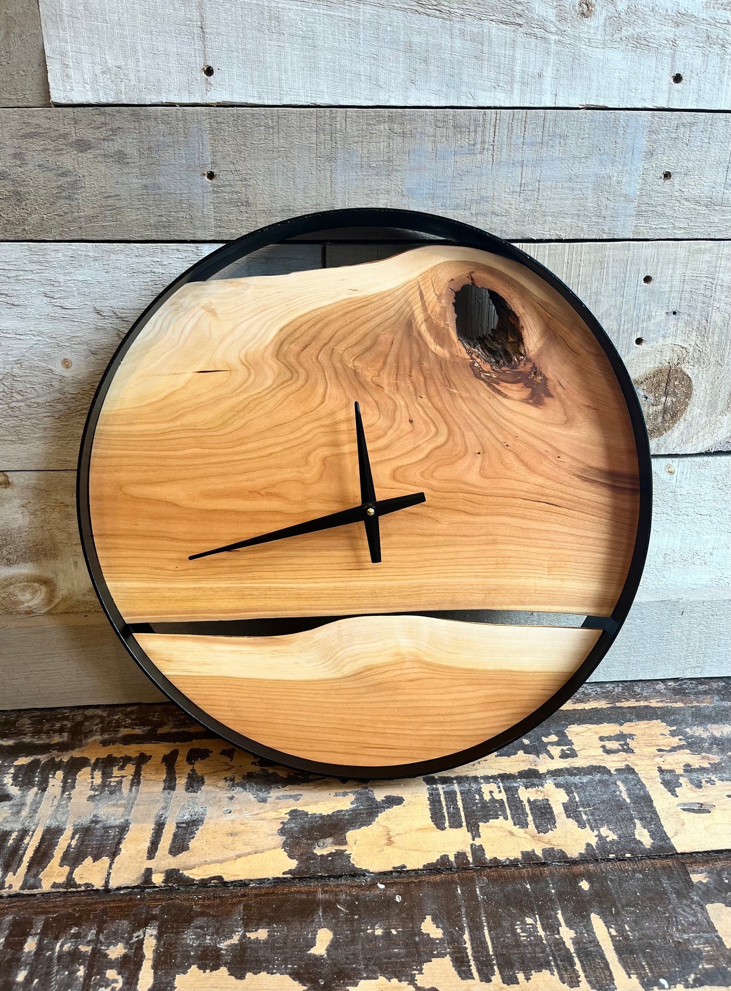 Live Edge Wood Clock (18”)